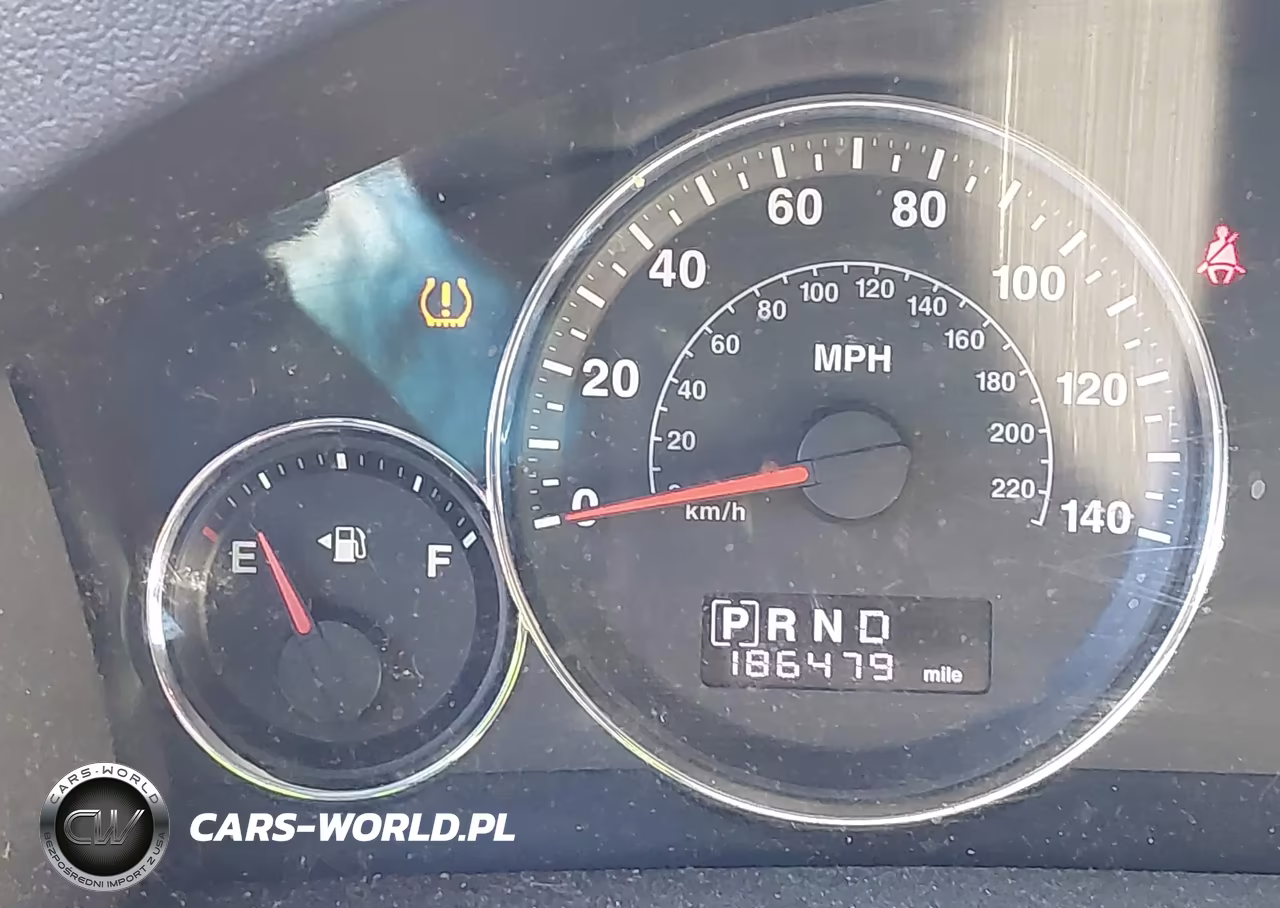 2010 Jeep Grand Cherokee Laredo VIN:1J4PR4GK2AC152133 - 7