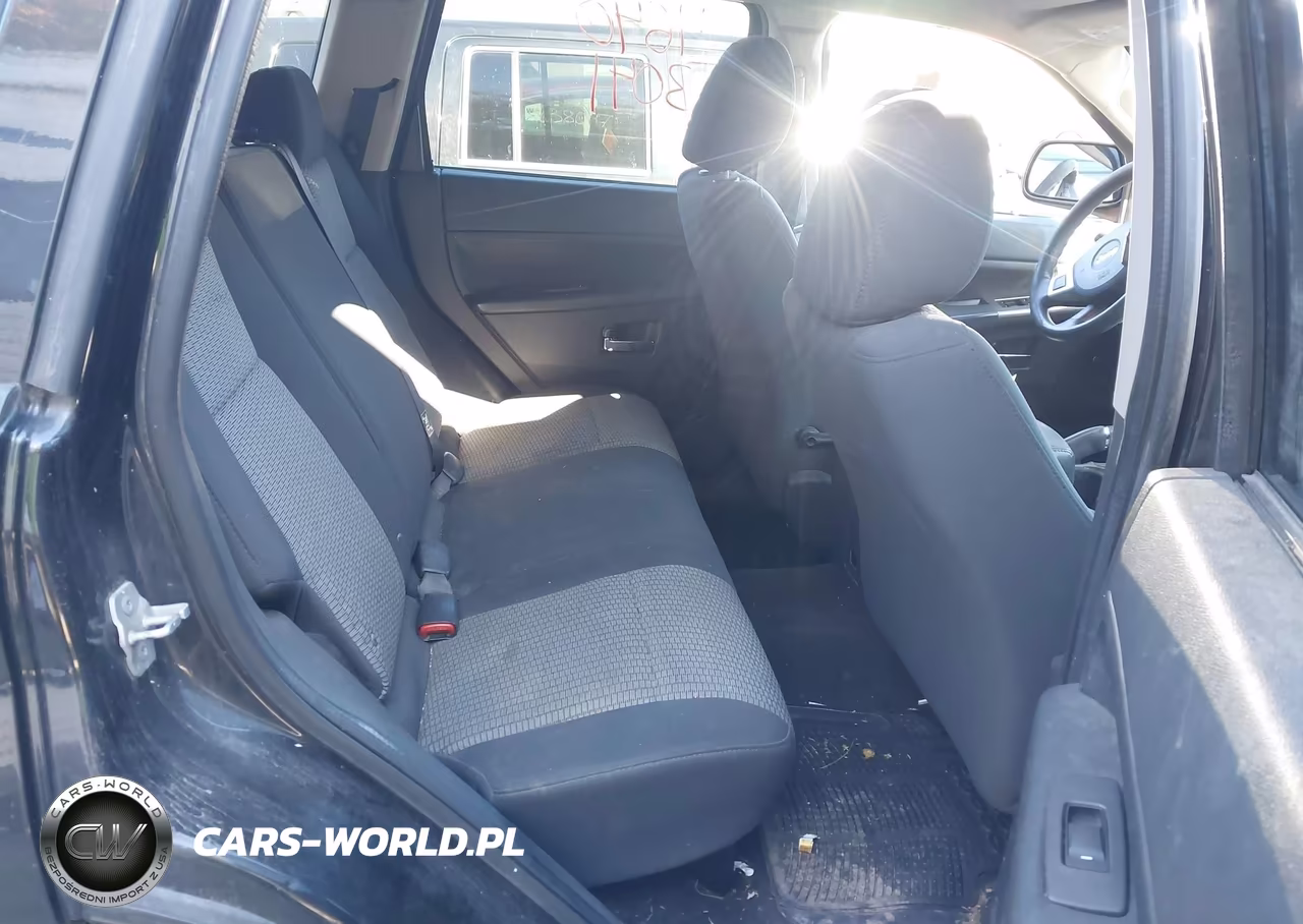 2010 Jeep Grand Cherokee Laredo VIN:1J4PR4GK2AC152133 - 8