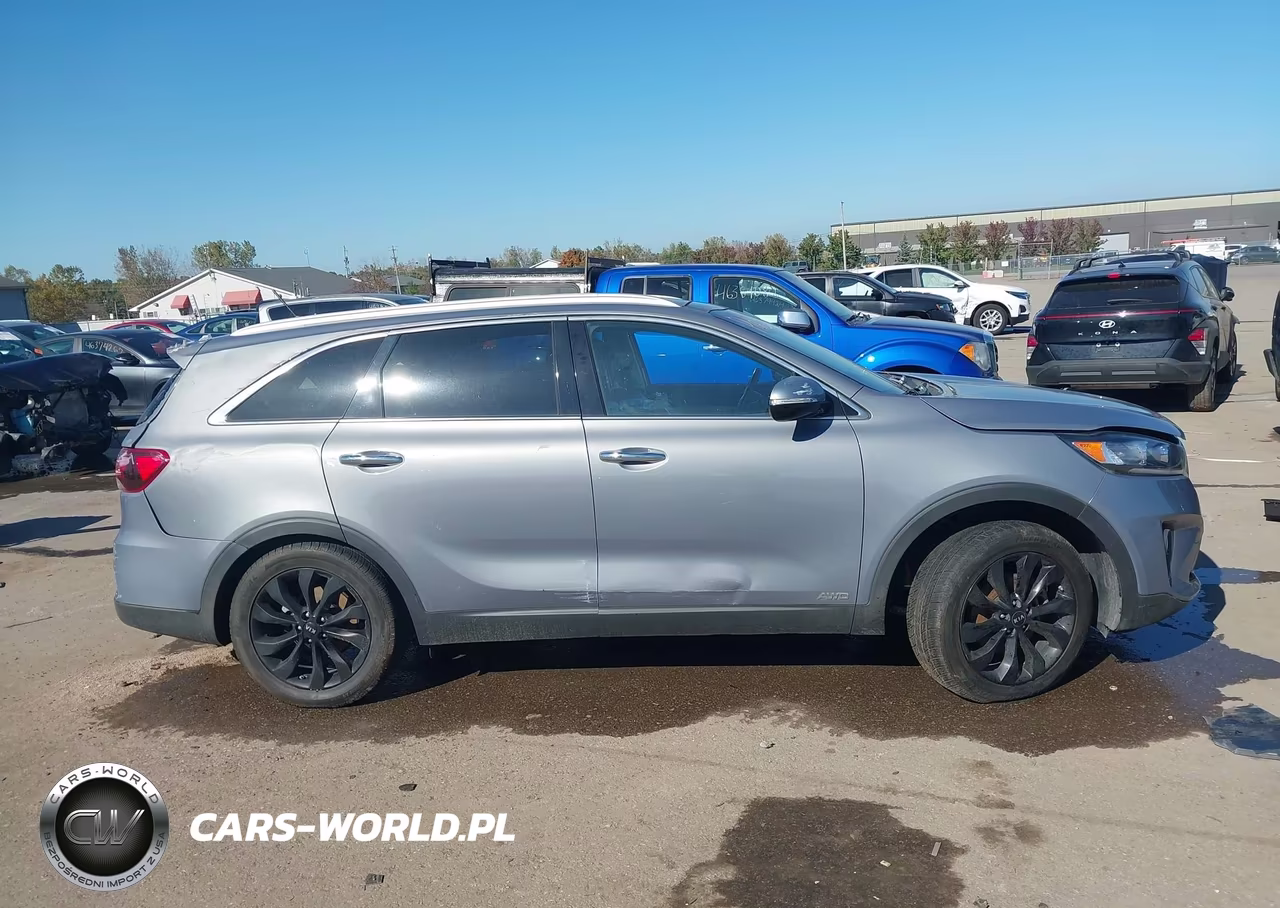 2020 Kia Sorento 3.3L Ex VIN:5XYPHDA59LG694811 - 13