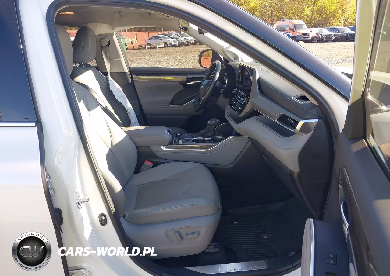 2020 Toyota Highlander Platinum VIN:5TDFZRBH3LS000440 - 5
