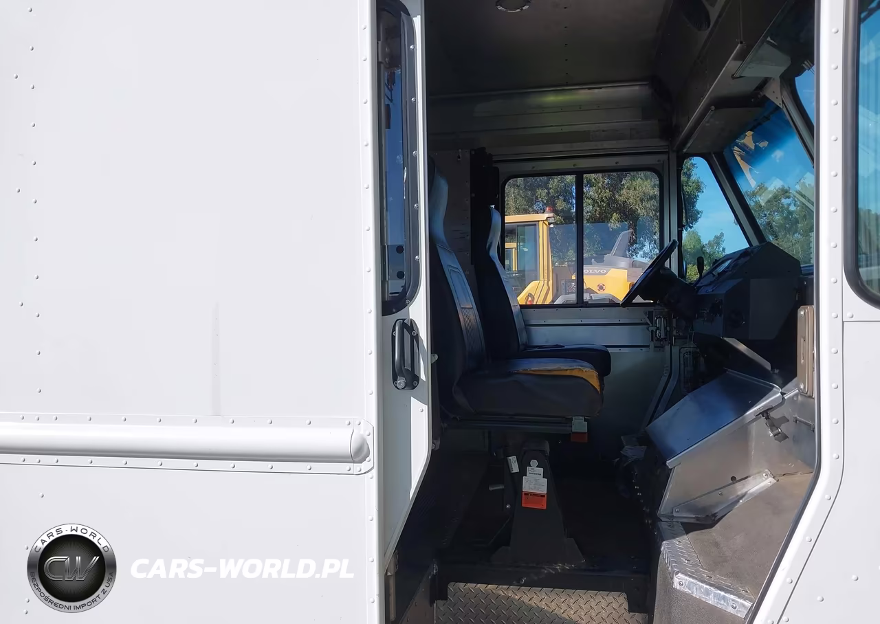 2014 Ford E-450 Stripped VIN:1FC3E4KL6EDA98318 - 5