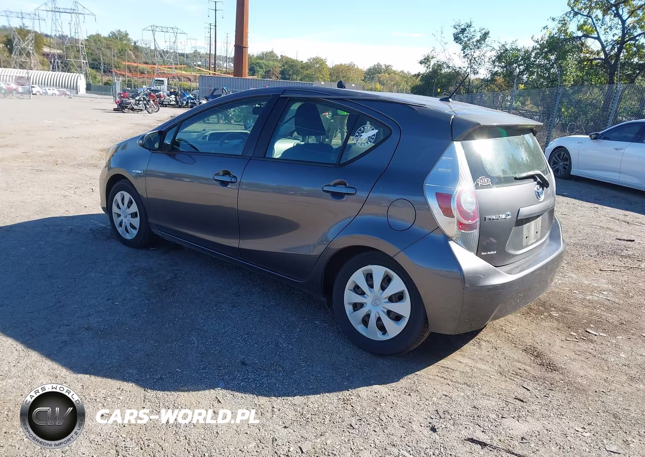 2012 Toyota Prius C Two VIN:JTDKDTB32C1506823 - 3