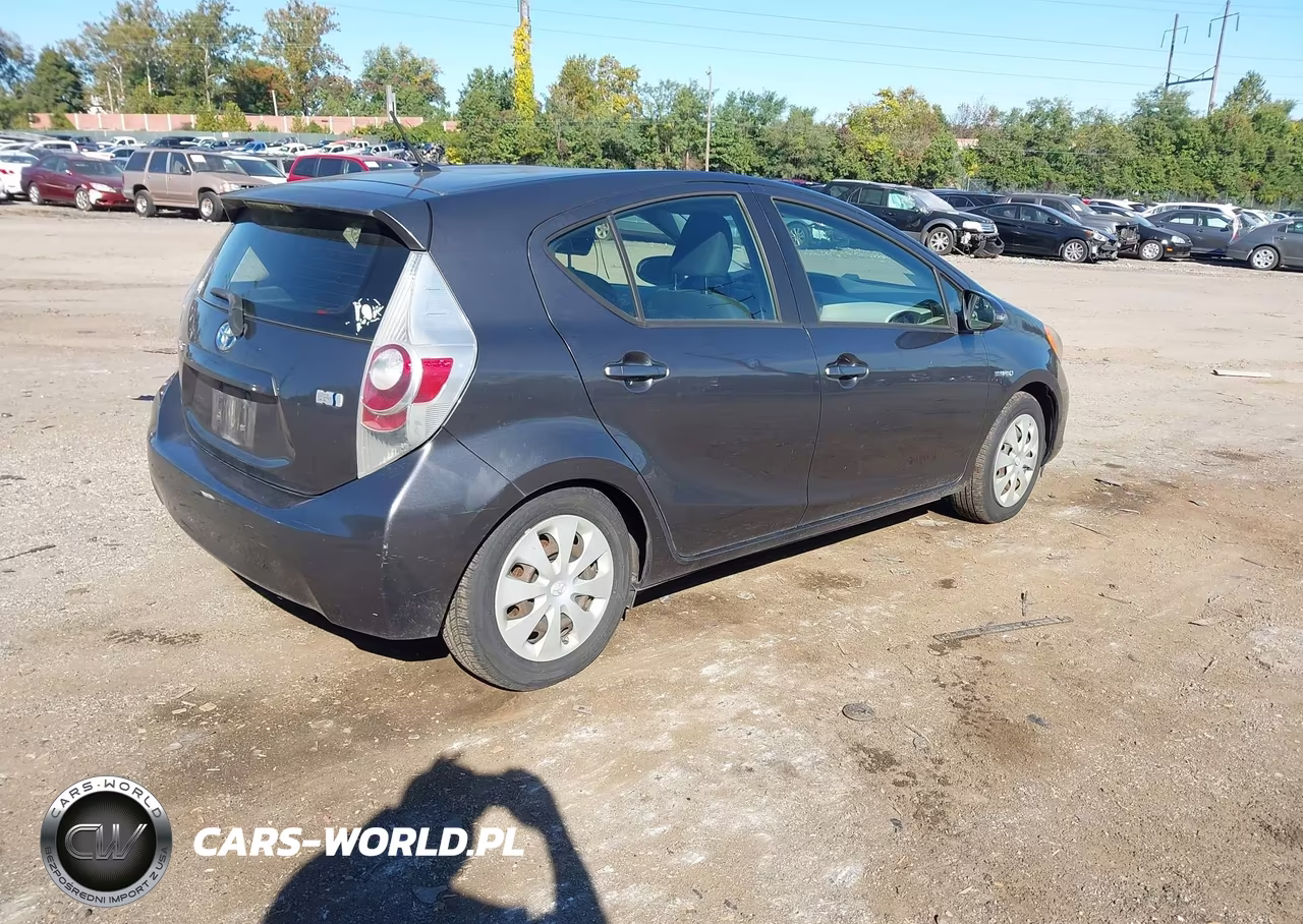 2012 Toyota Prius C Two VIN:JTDKDTB32C1506823 - 4