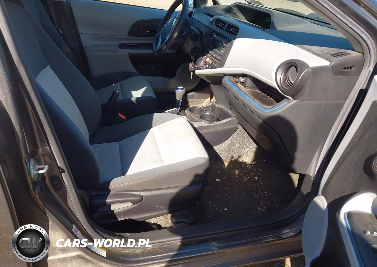 2012 Toyota Prius C Two VIN:JTDKDTB32C1506823 - 5