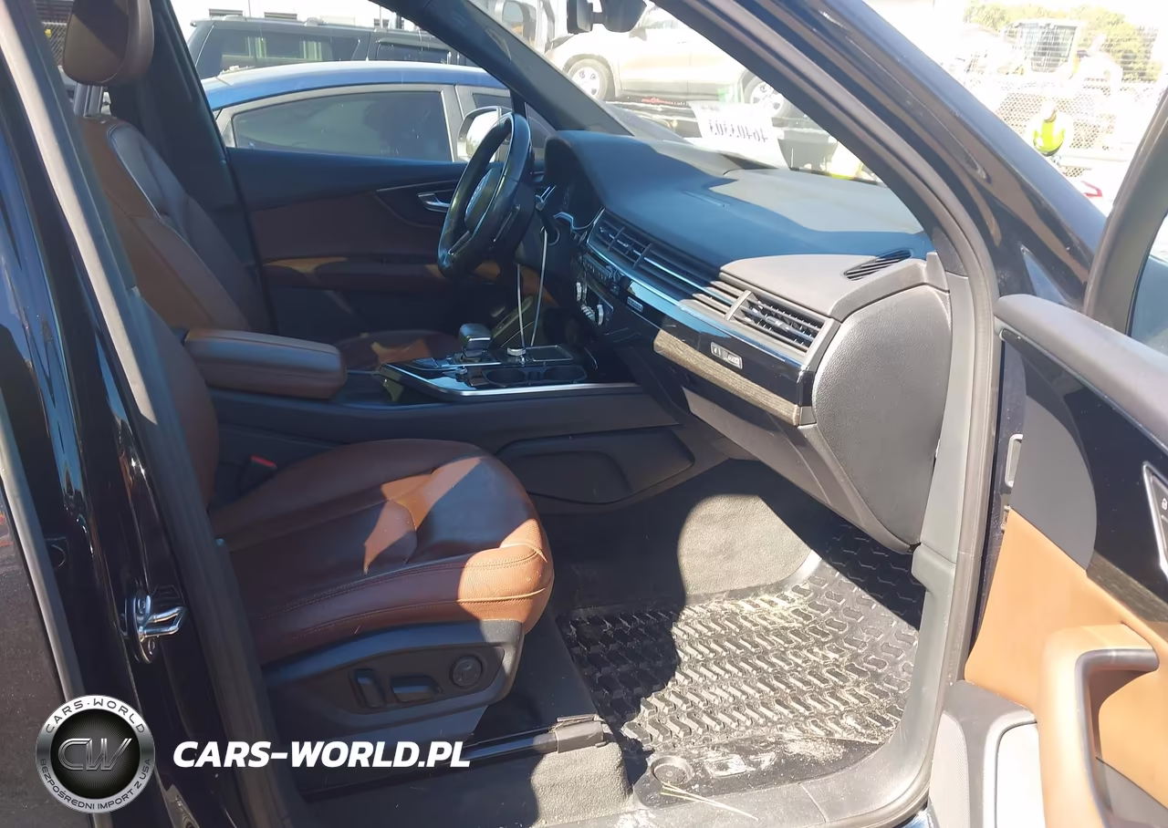 2018 Audi Q7 3.0T Premium VIN:WA1VAAF7XJD011315 - 5