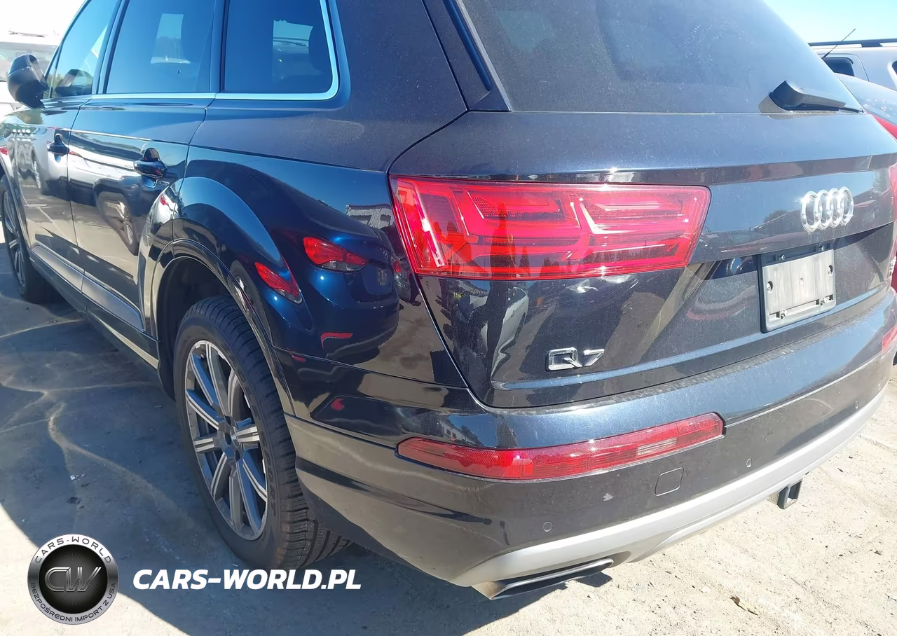 2018 Audi Q7 3.0T Premium VIN:WA1VAAF7XJD011315 - 6