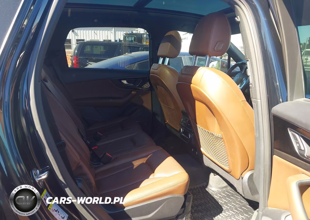 2018 Audi Q7 3.0T Premium VIN:WA1VAAF7XJD011315 - 8