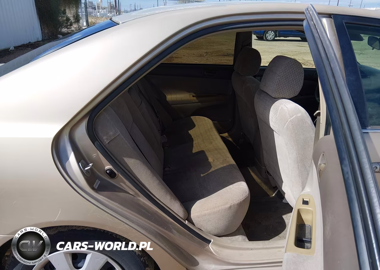 2002 Toyota Camry Le VIN:4T1BE32K52U059160 - 8