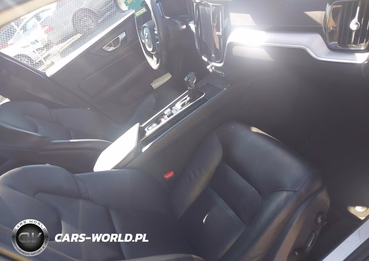 2019 Volvo S60 T5 Momentum VIN:7JR102FK1KG013764 - 5