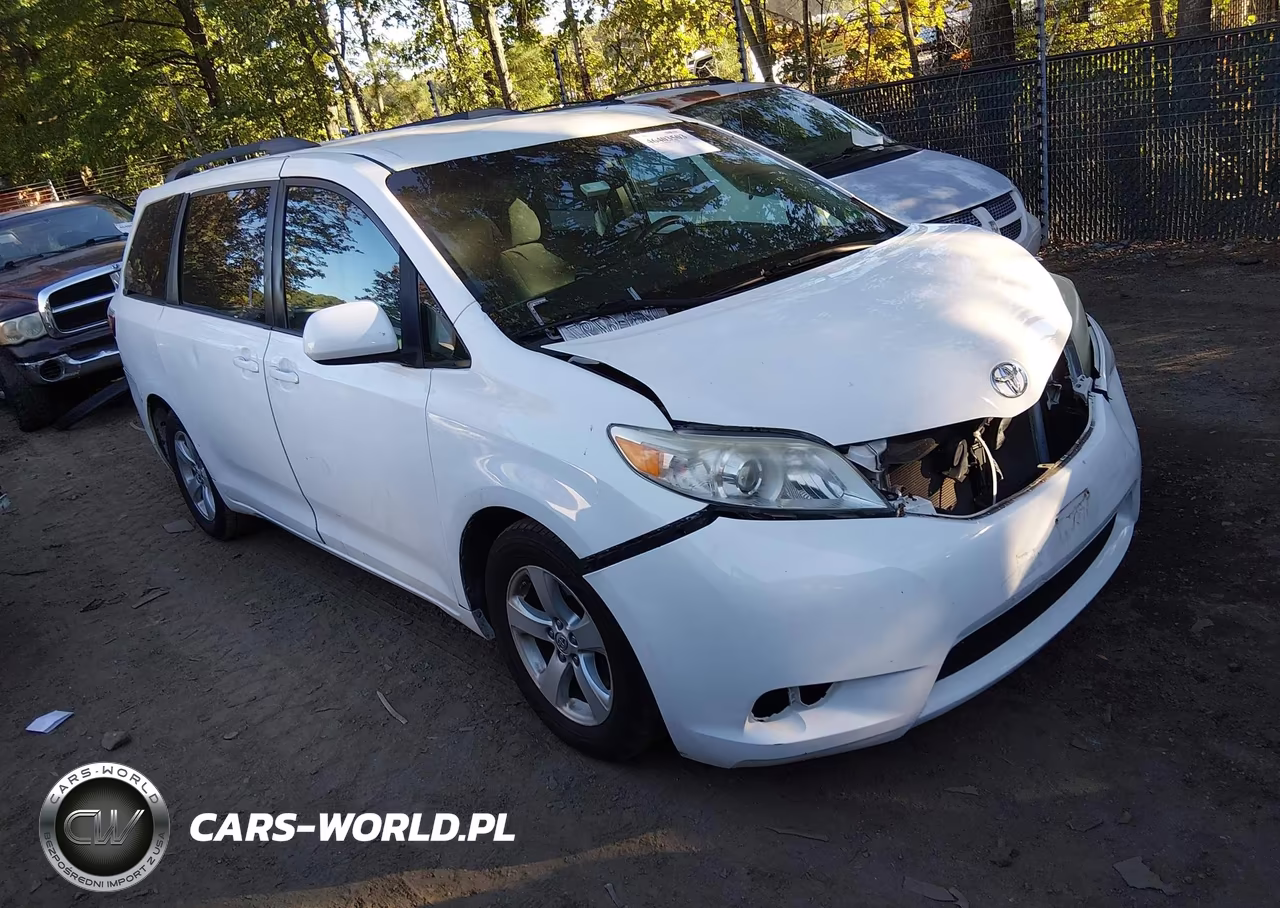 2017 Toyota Sienna Le 8 Passenger