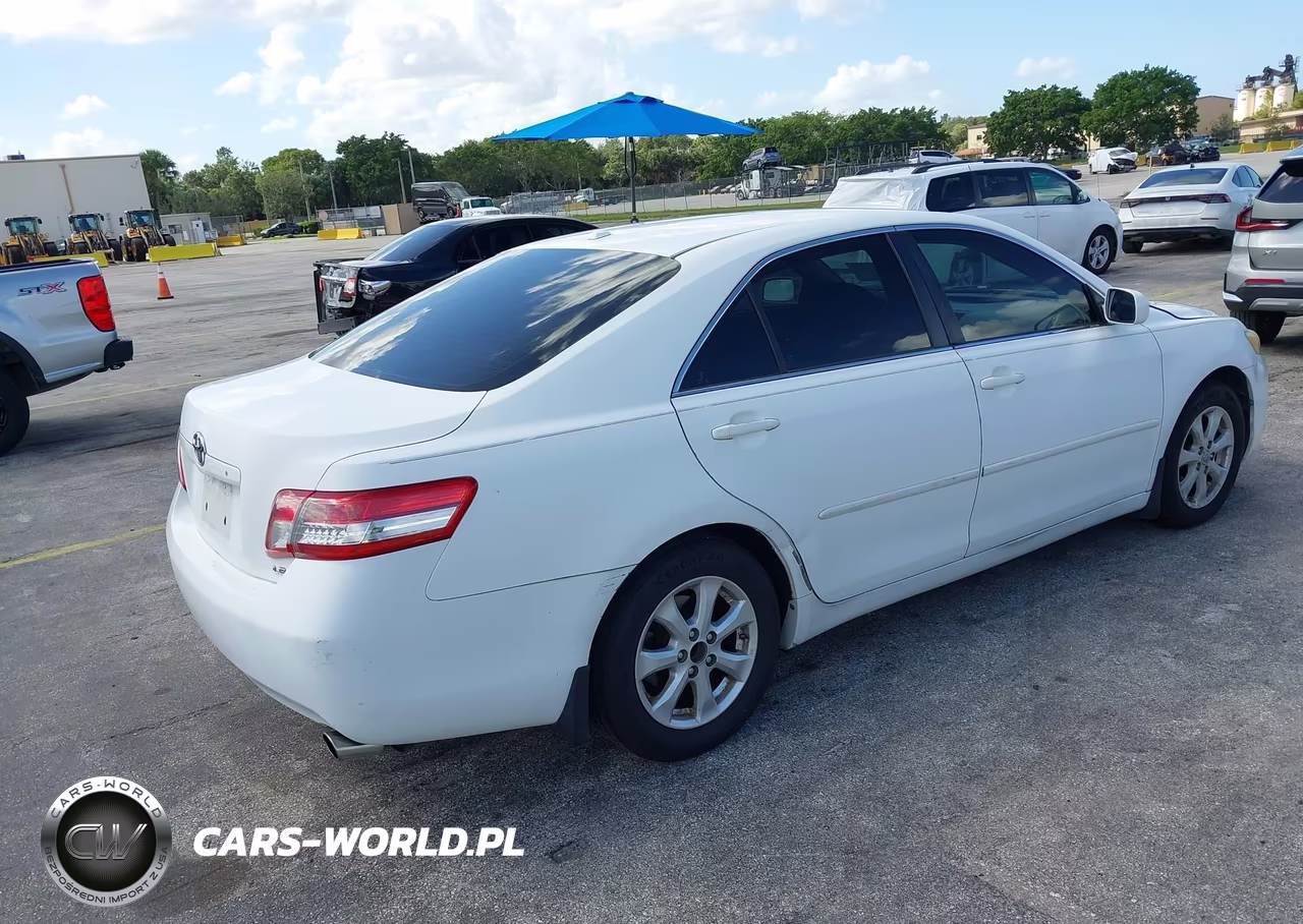 2011 Toyota Camry Le VIN:4T1BF3EK8BU608181 - 4
