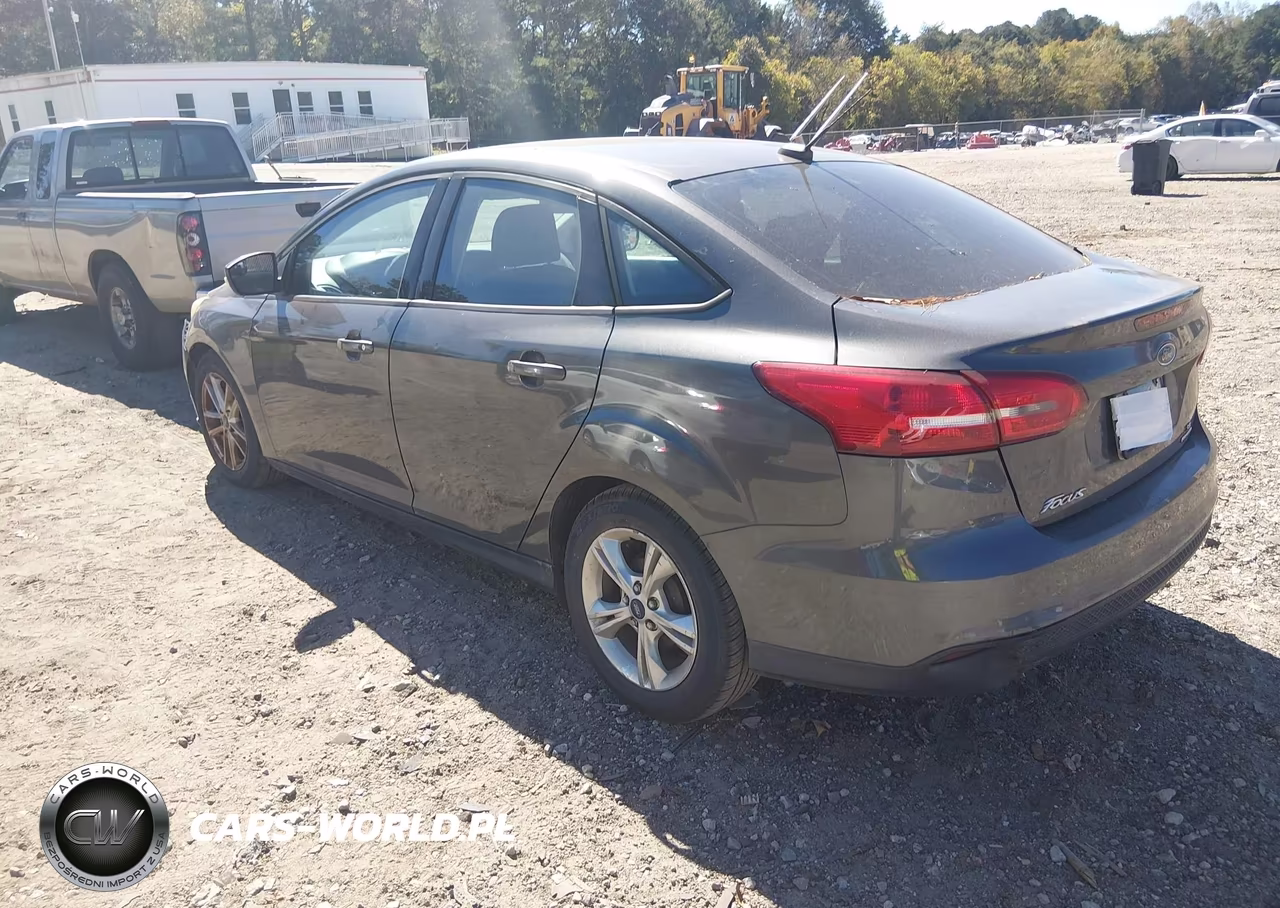2015 Ford Focus Se VIN:1FADP3F26FL345134 - 3