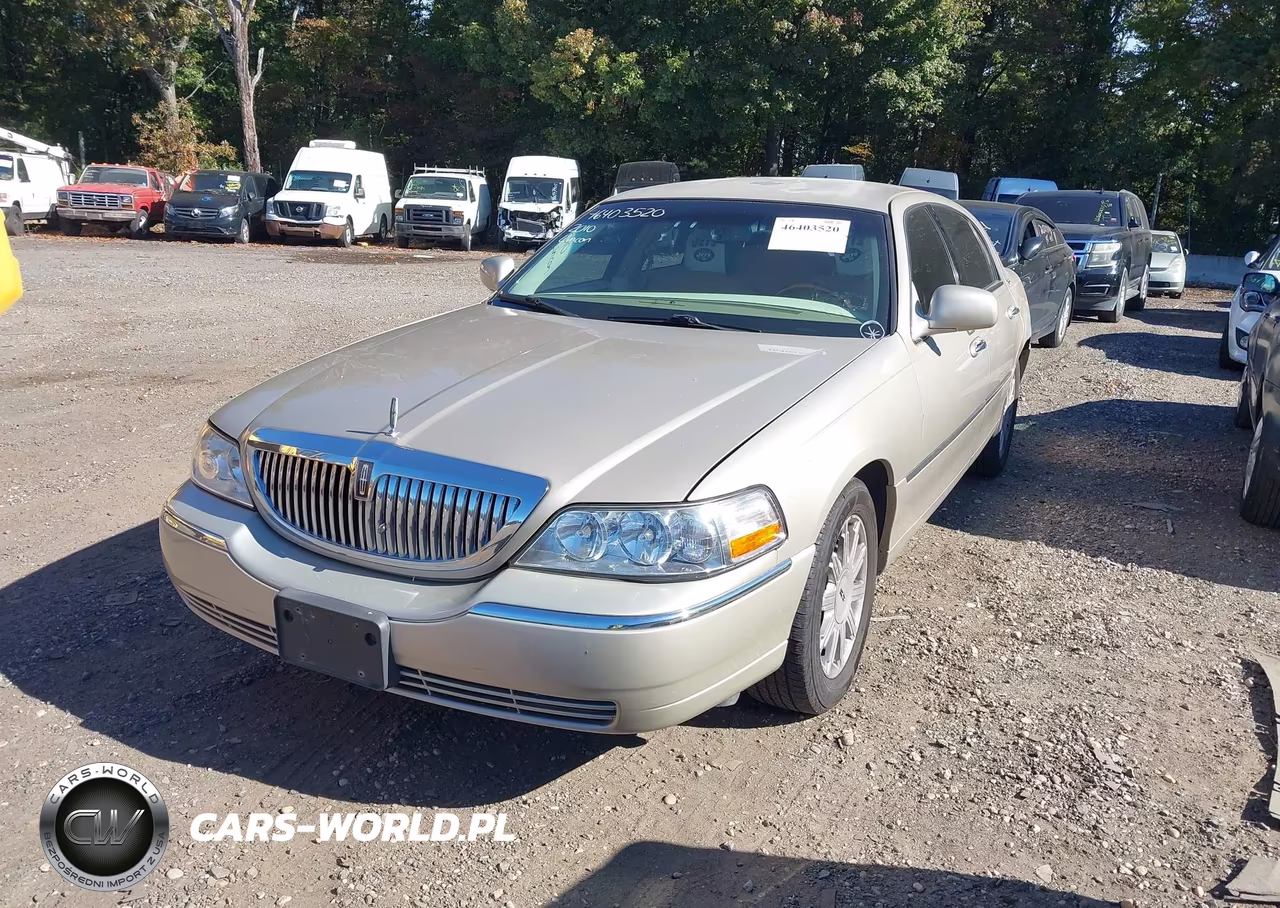 2010 Lincoln Town Car Signature Limited VIN:2LNBL8CV6AX623059 - 2