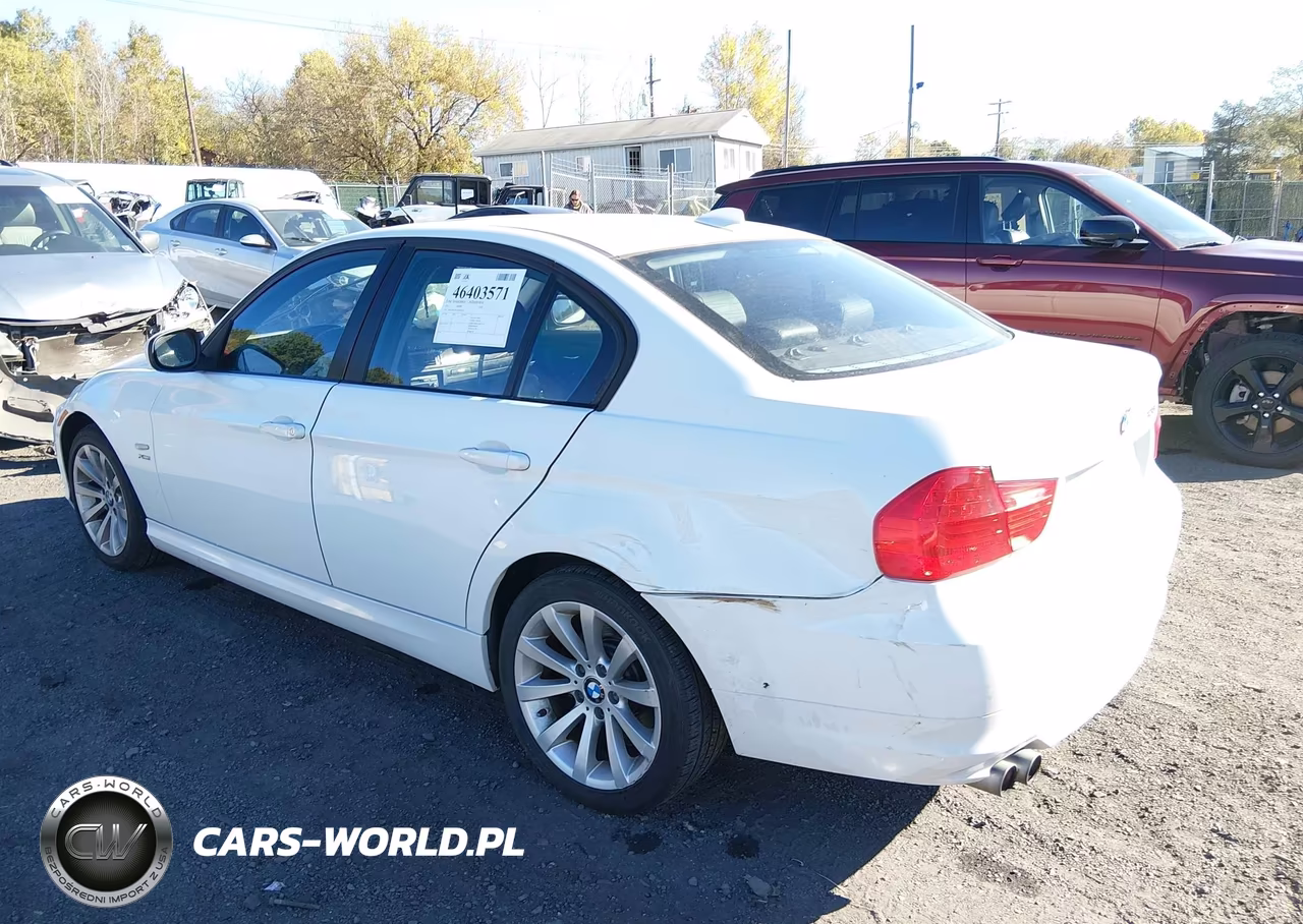 2011 BMW 328I xDrive VIN:WBAPK5G52BNN29265 - 3