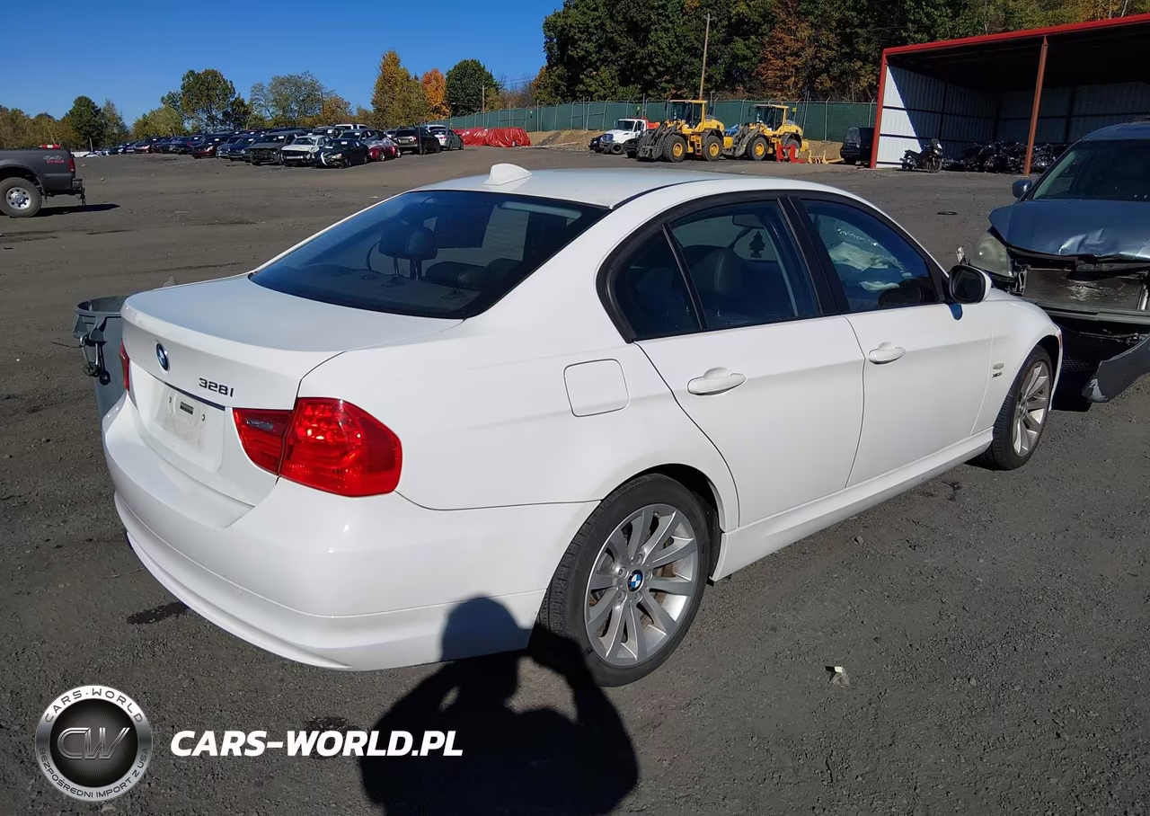 2011 BMW 328I xDrive VIN:WBAPK5G52BNN29265 - 4