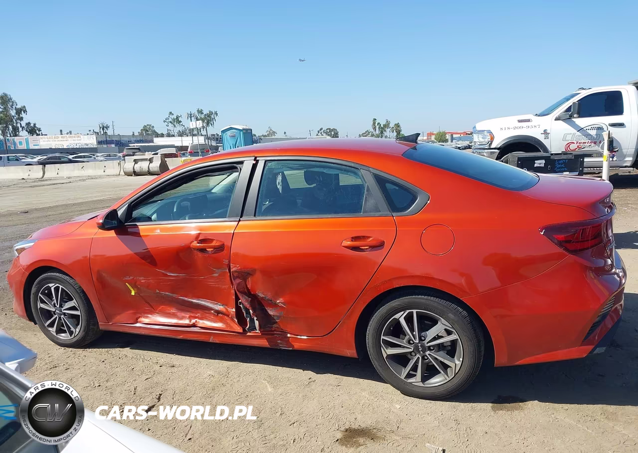 2023 Kia Forte Lxs VIN:3KPF24AD4PE569741 - 14