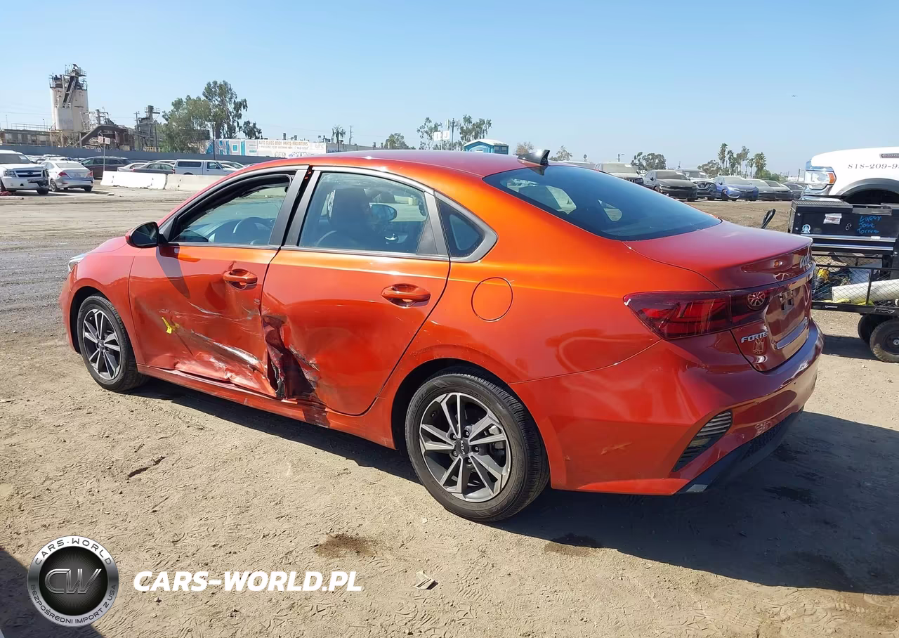 2023 Kia Forte Lxs VIN:3KPF24AD4PE569741 - 3