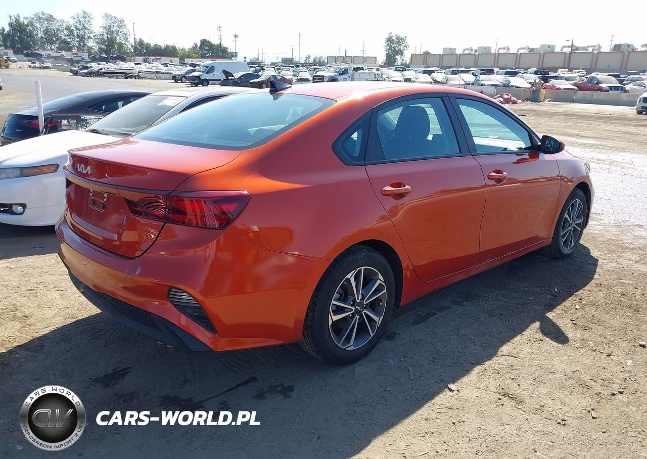 2023 Kia Forte Lxs VIN:3KPF24AD4PE569741 - 4