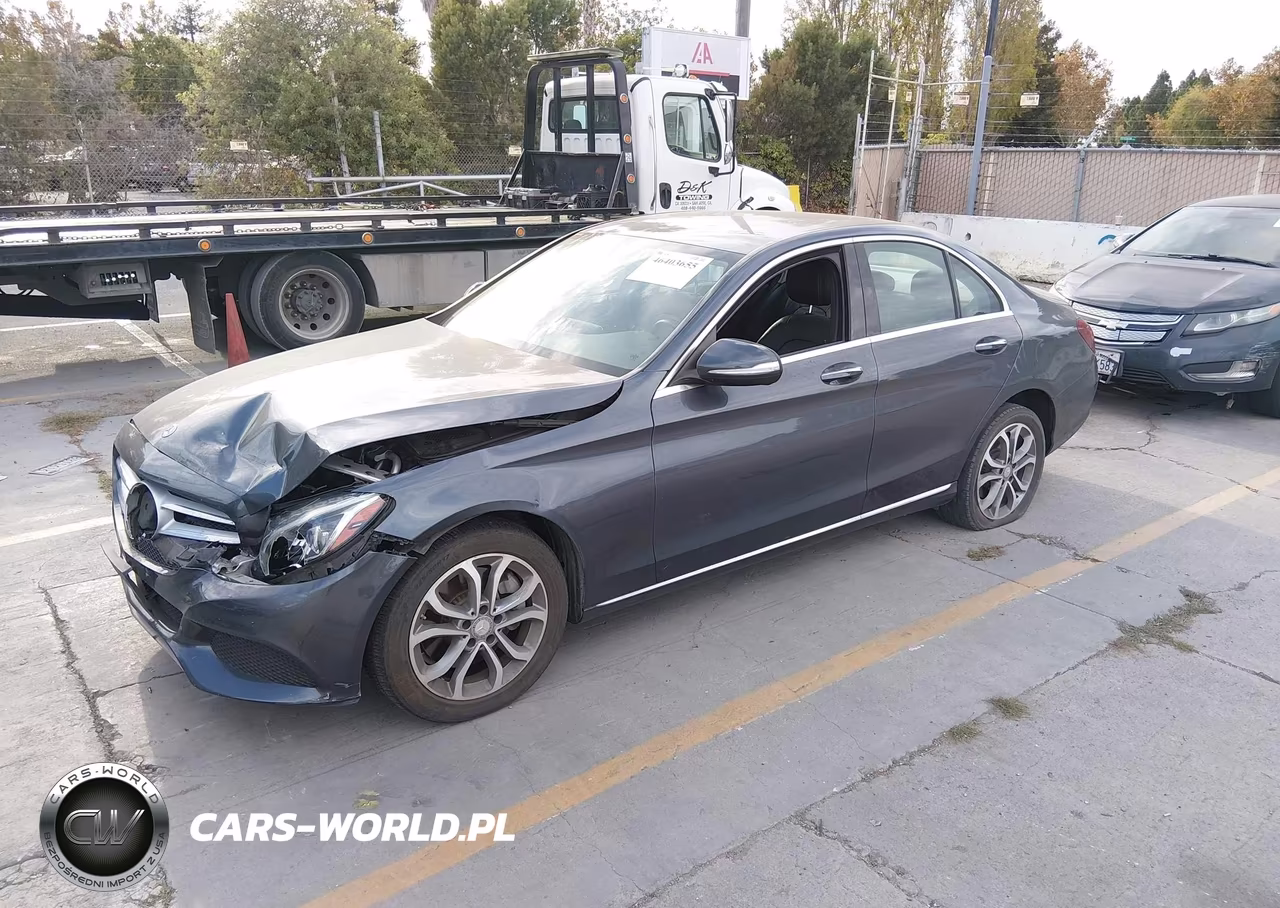 2015 Mercedes-Benz C 300 4Matic VIN:55SWF4KBXFU063792 - 2