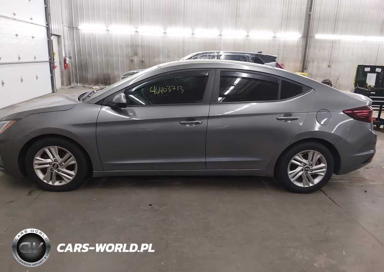 2019 Hyundai Elantra Value Edition VIN:5NPD84LF5KH414849 - 15