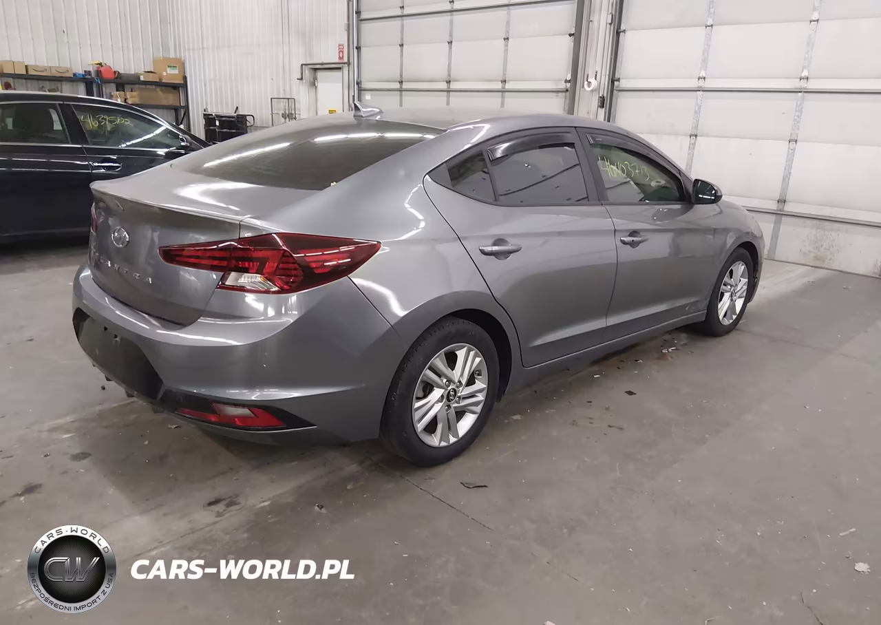 2019 Hyundai Elantra Value Edition VIN:5NPD84LF5KH414849 - 4