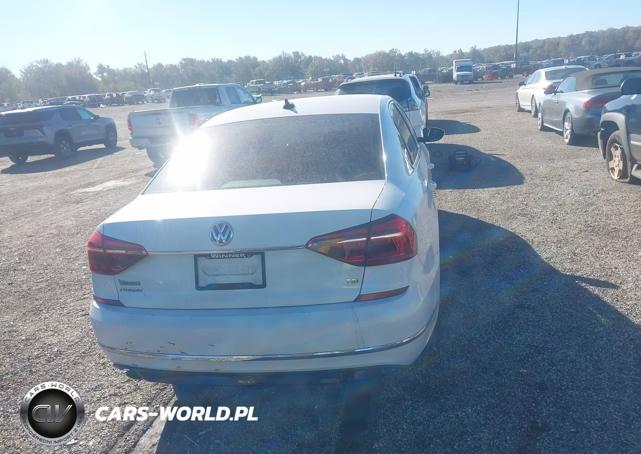 2017 Volkswagen Passat 1.8T R-Line VIN:1VWDT7A35HC057151 - 16