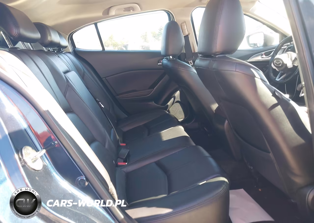 2018 Mazda Mazda3 Touring VIN:3MZBN1L35JM212992 - 8