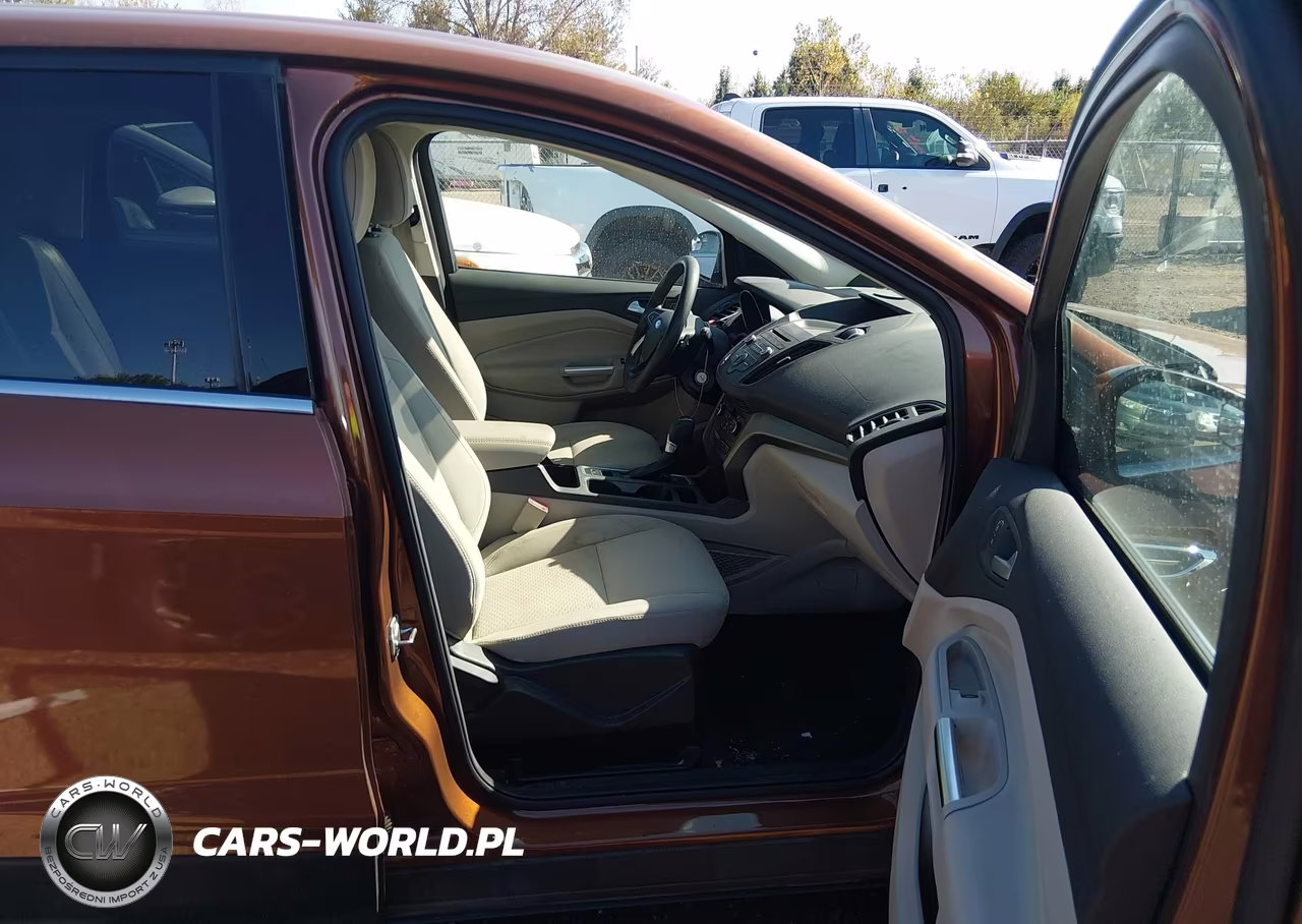 2017 Ford Escape Se VIN:1FMCU0GD2HUC75251 - 5
