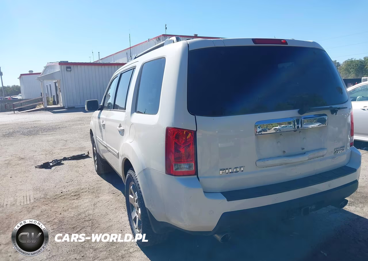 2011 Honda Pilot Touring VIN:5FNYF4H90BB092145 - 3
