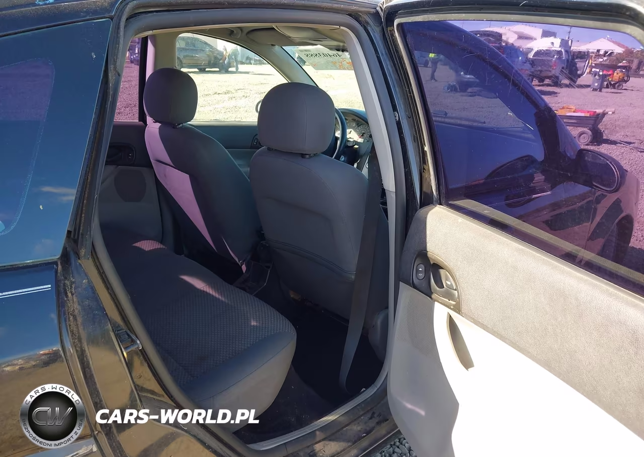2005 Ford Focus Zx5 VIN:3FAFP37N85R129500 - 8