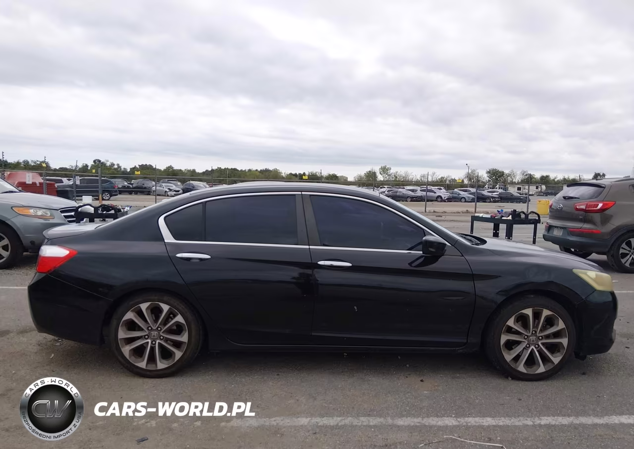 2015 Honda Accord Sport VIN:1HGCR2F58FA015108 - 13
