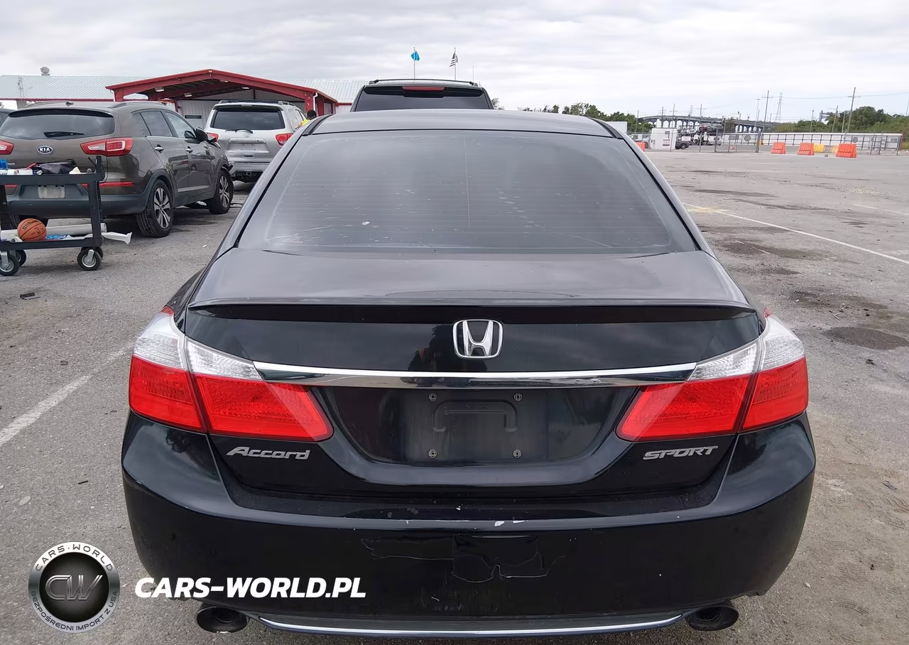 2015 Honda Accord Sport VIN:1HGCR2F58FA015108 - 16