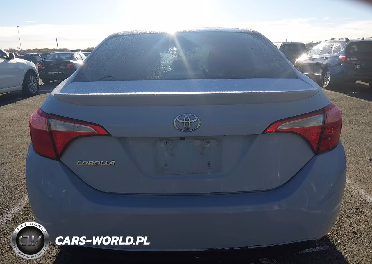 2018 Toyota Corolla Le VIN:2T1BURHEXJC123569 - 16