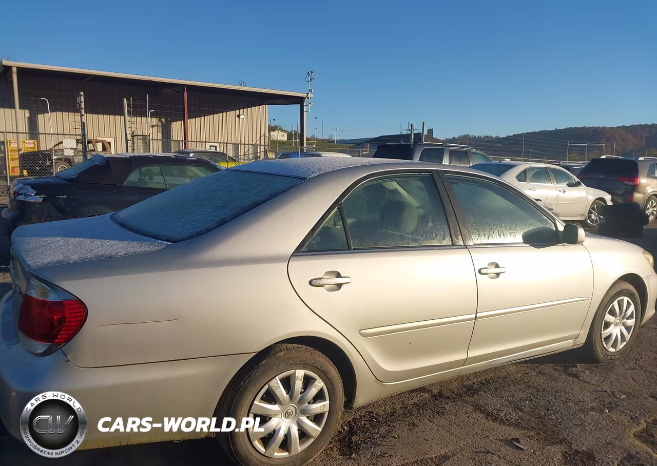 2005 Toyota Camry Le VIN:4T1BE30K35U948630 - 14