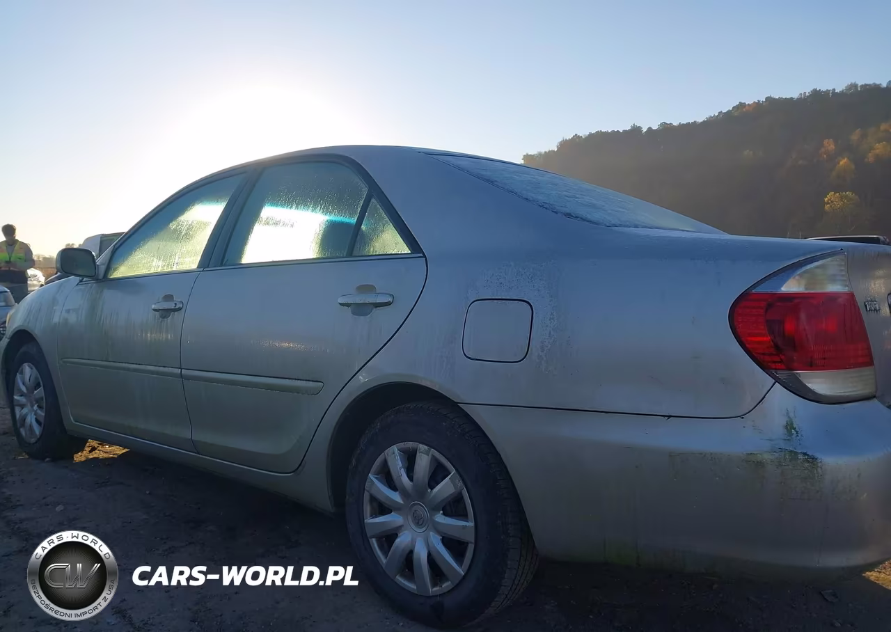 2005 Toyota Camry Le VIN:4T1BE30K35U948630 - 15