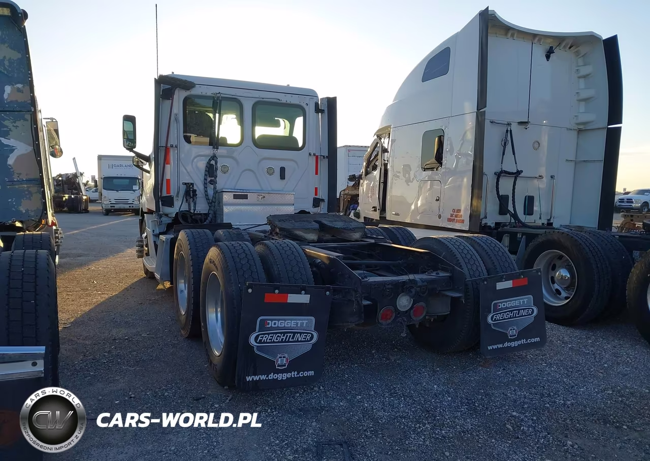 2019 Freightliner Cascadia 116 VIN:3AKJHTDV0KSKN2835 - 3