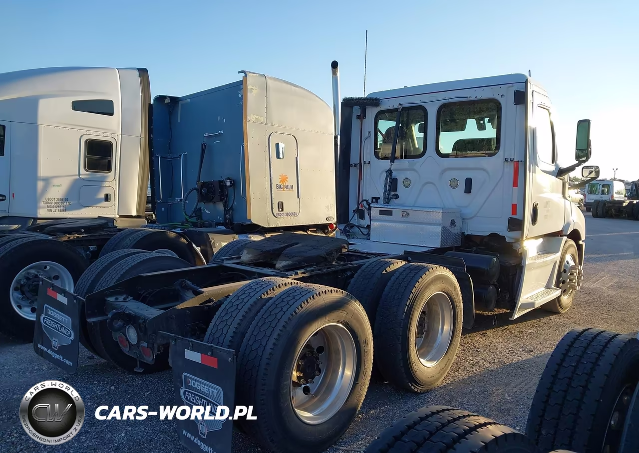 2019 Freightliner Cascadia 116 VIN:3AKJHTDV0KSKN2835 - 4