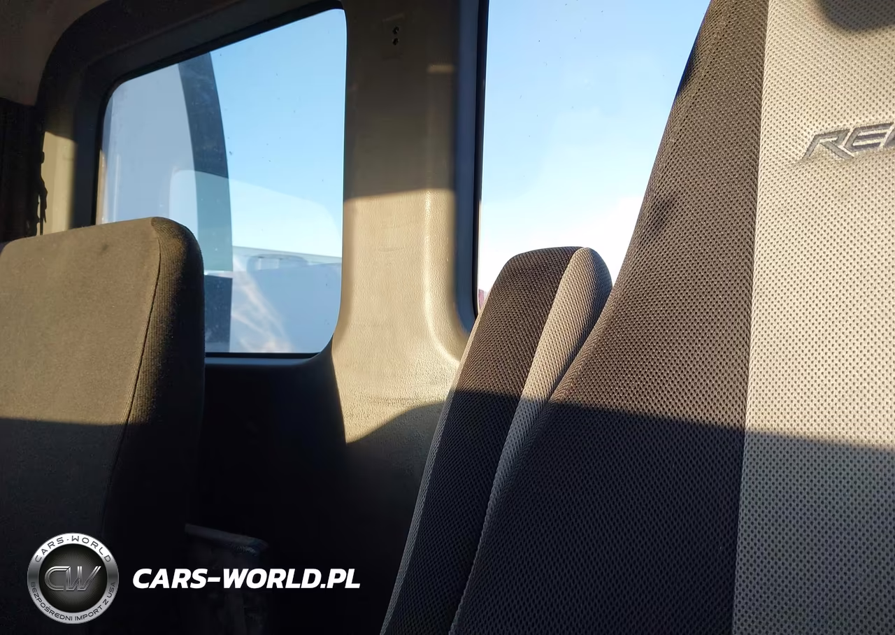 2019 Freightliner Cascadia 116 VIN:3AKJHTDV0KSKN2835 - 7