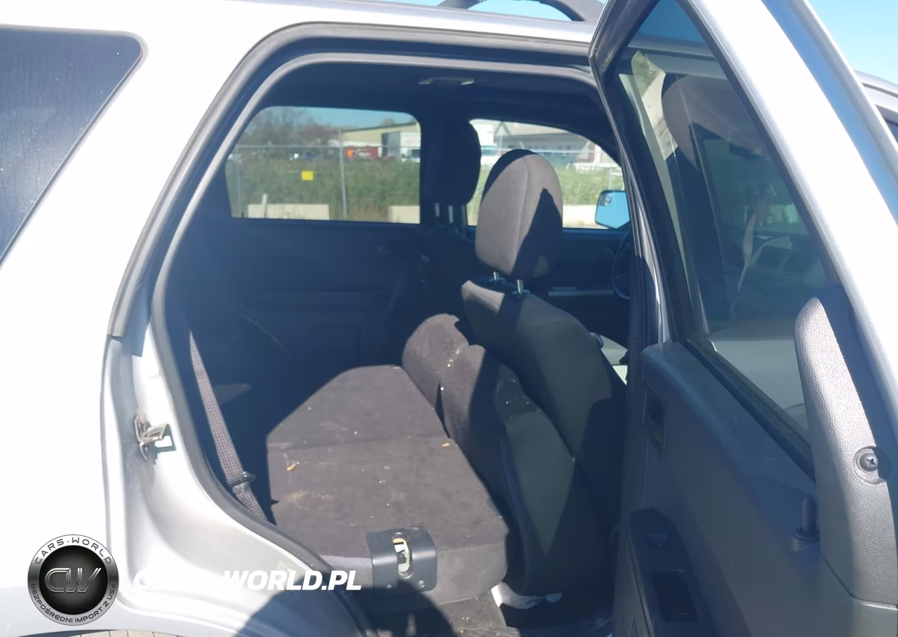 2010 Ford Escape Xlt VIN:1FMCU0D77AKD18370 - 8