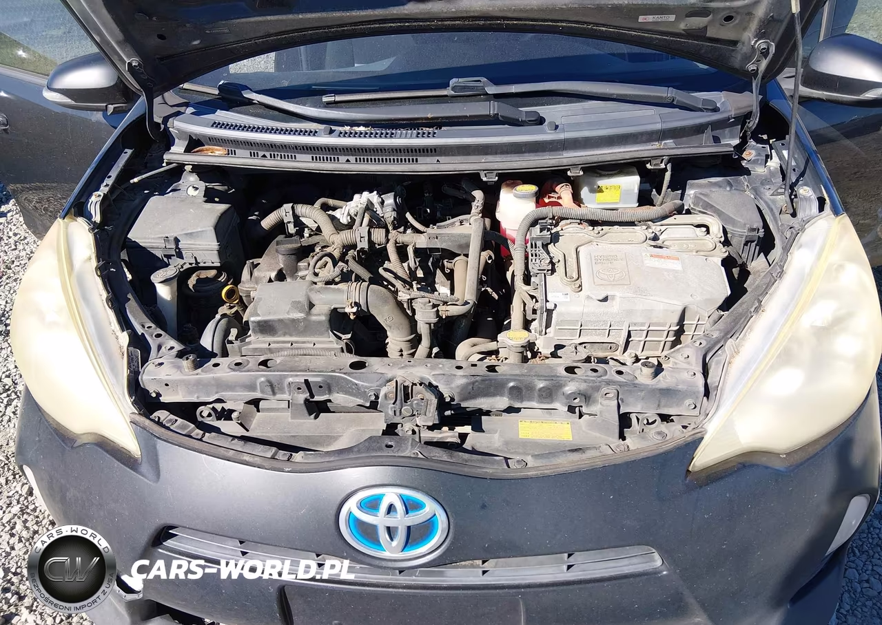 2012 Toyota Prius C Two VIN:JTDKDTB37C1510642 - 10