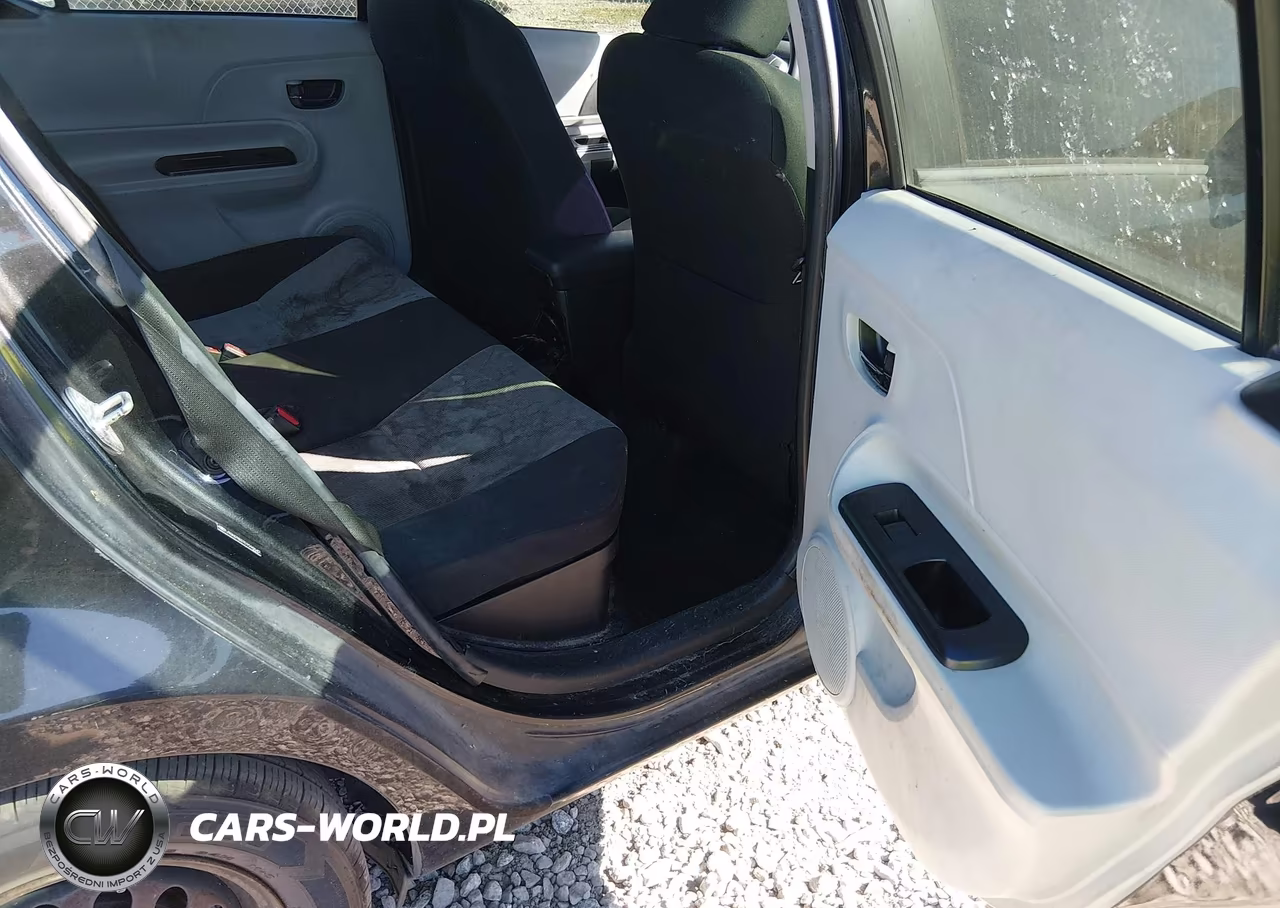 2012 Toyota Prius C Two VIN:JTDKDTB37C1510642 - 8