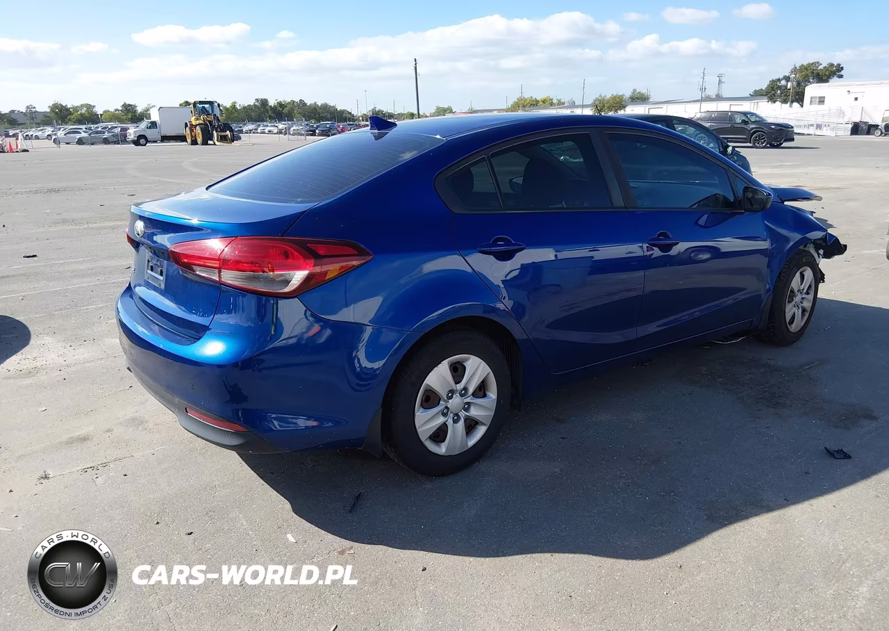 2018 Kia Forte Lx VIN:3KPFK4A76JE197465 - 4