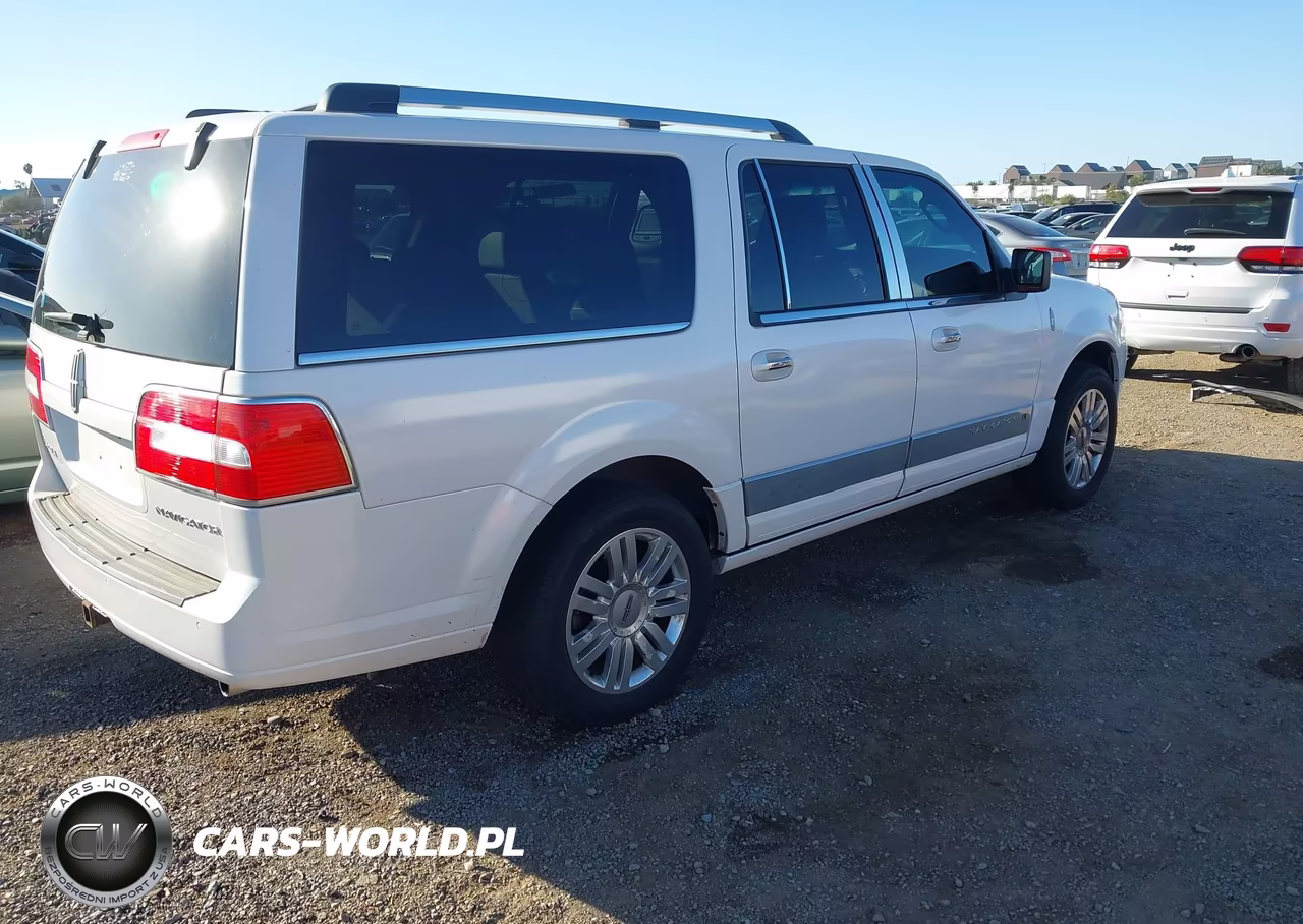 2011 Lincoln Navigator L VIN:5LMJJ3J5XBEJ00389 - 4