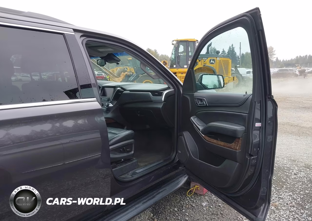 2018 Chevrolet Suburban Lt VIN:1GNSKHKCXJR198664 - 5