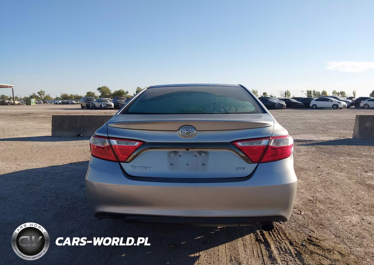 2015 Toyota Camry Se VIN:4T1BF1FK2FU959225 - 16