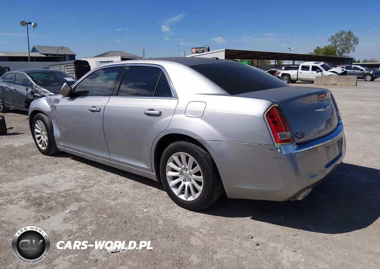 2014 Chrysler 300 VIN:2C3CCAAG4EH288893 - 3