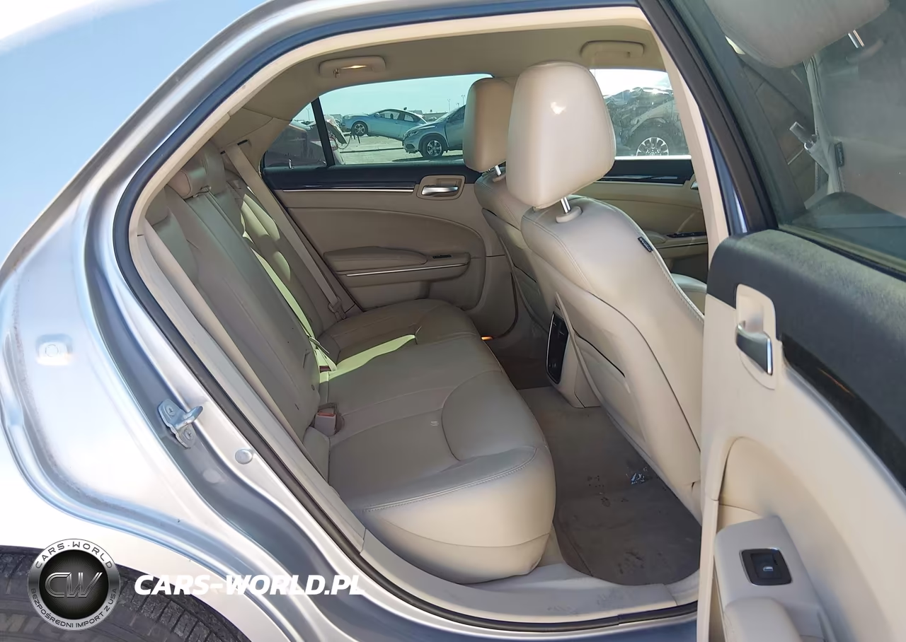 2014 Chrysler 300 VIN:2C3CCAAG4EH288893 - 8