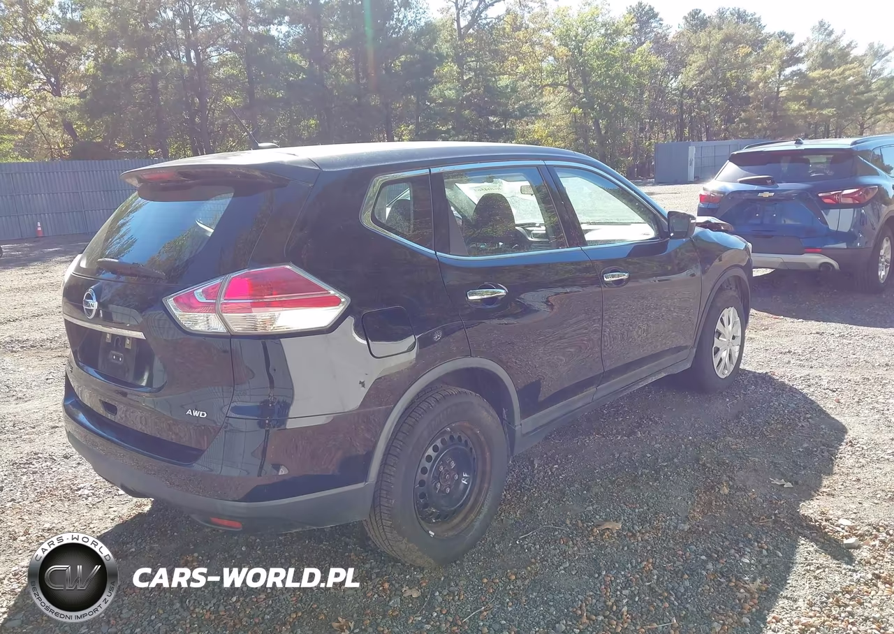 2015 Nissan Rogue S VIN:KNMAT2MV8FP534182 - 4