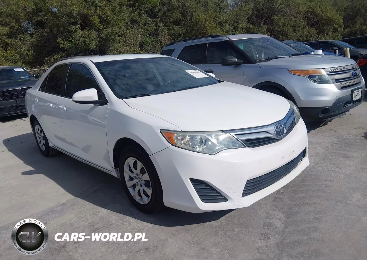 2012 Toyota Camry Le – zdjęcie 1 z 11