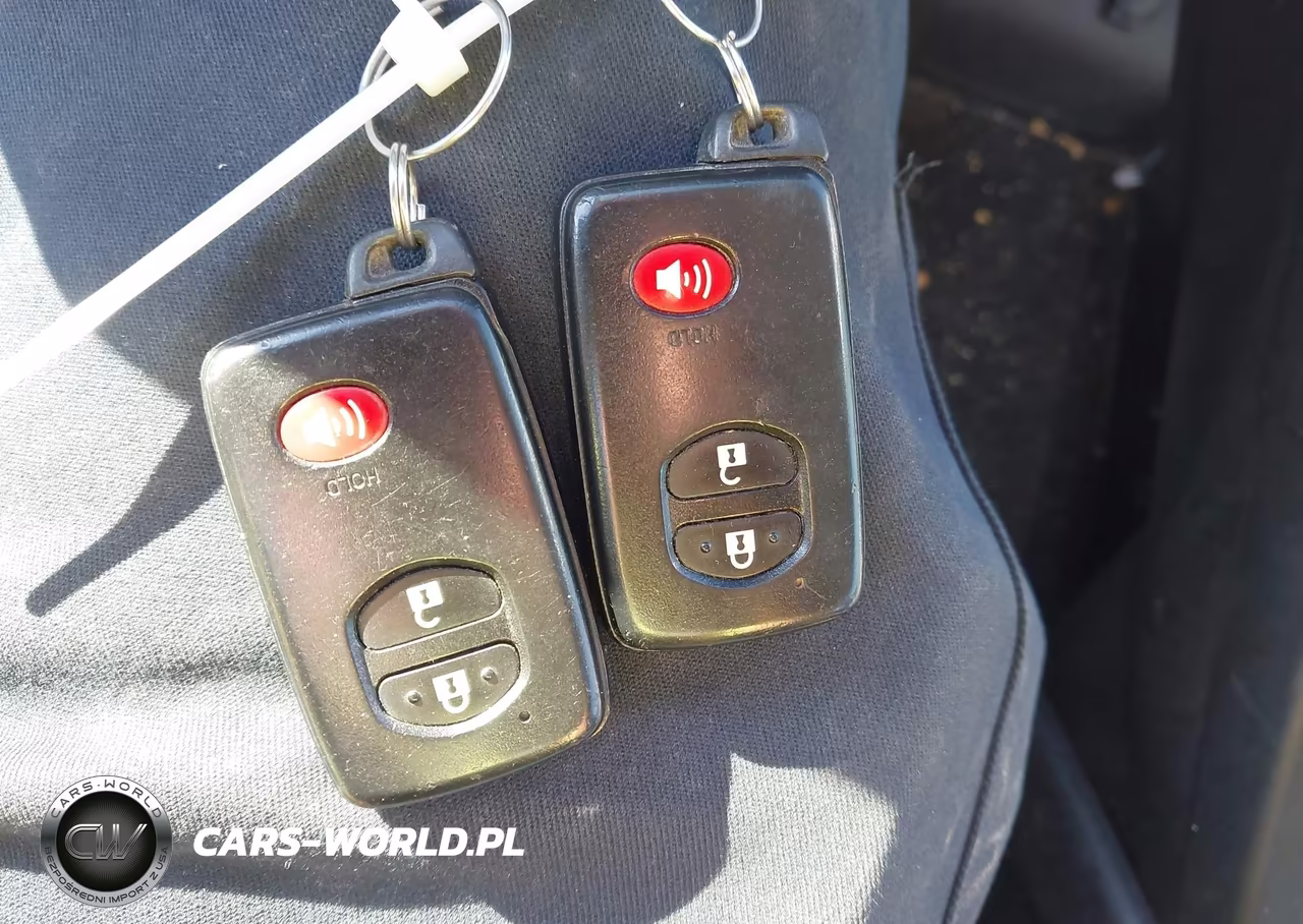 2013 Toyota Prius Three VIN:JTDKN3DU3D1627784 - 11
